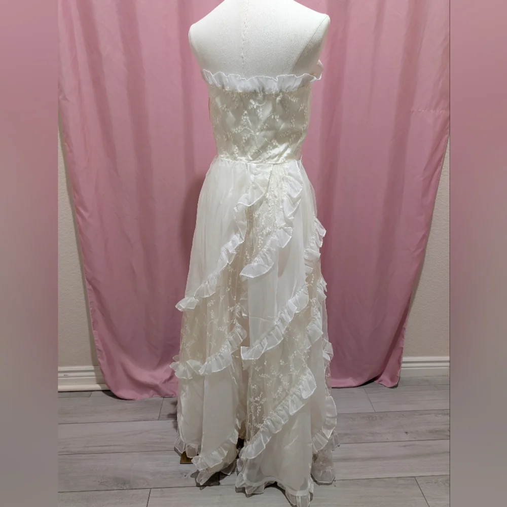 SOLD - Vintage Contempo Casuals Strapless Lace Ballgown (Vintage Size 5/6) - Picture 3 of 12